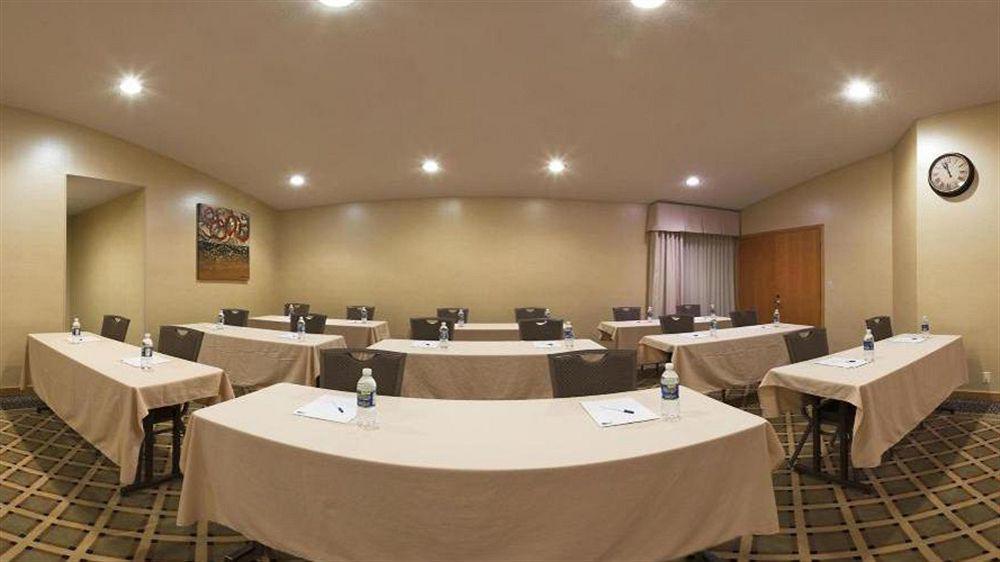 Holiday Inn Express Detroit-Warren/General Motors Technology Center By Ihg Kültér fotó