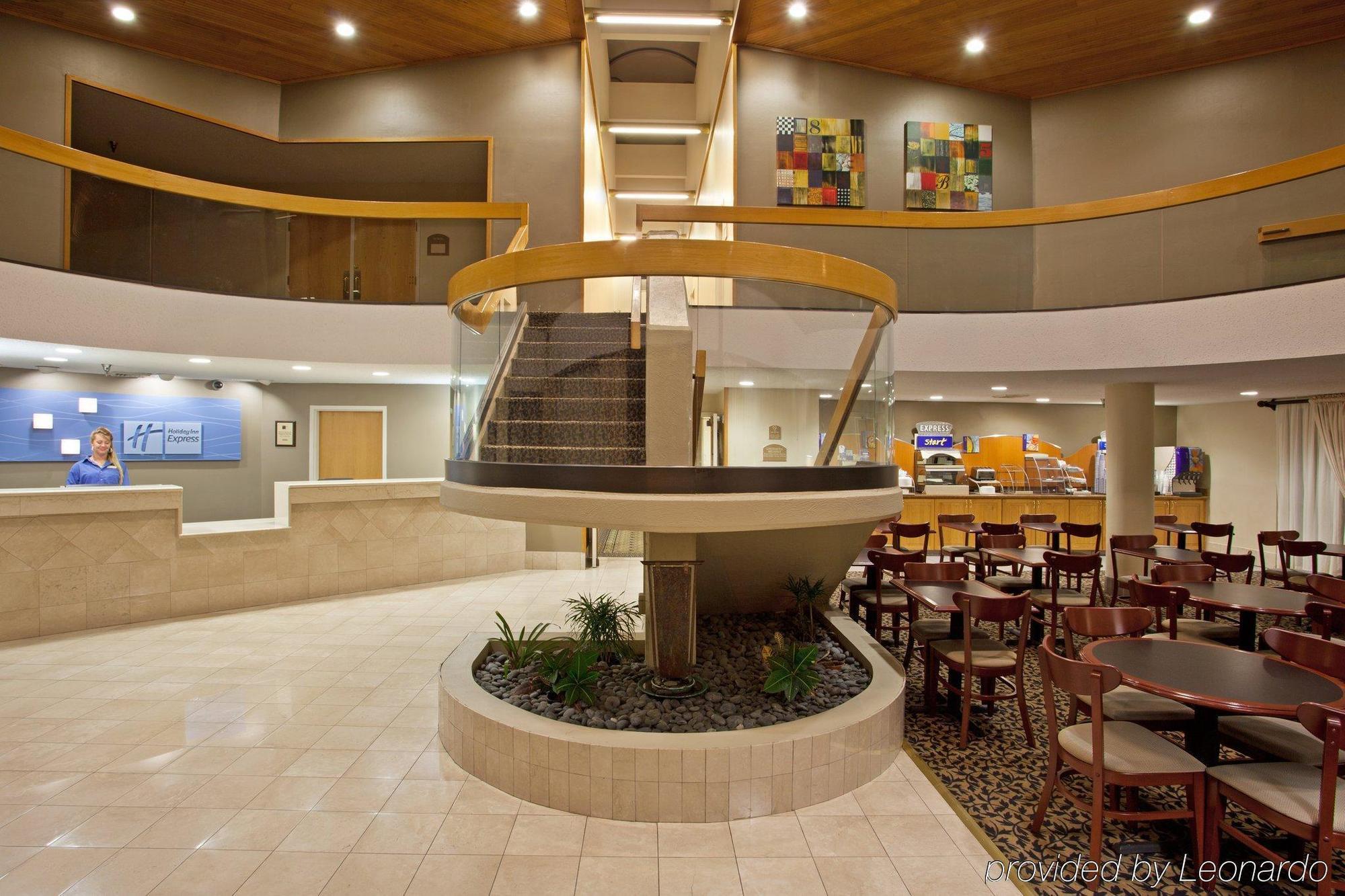 Holiday Inn Express Detroit-Warren/General Motors Technology Center By Ihg Étterem fotó