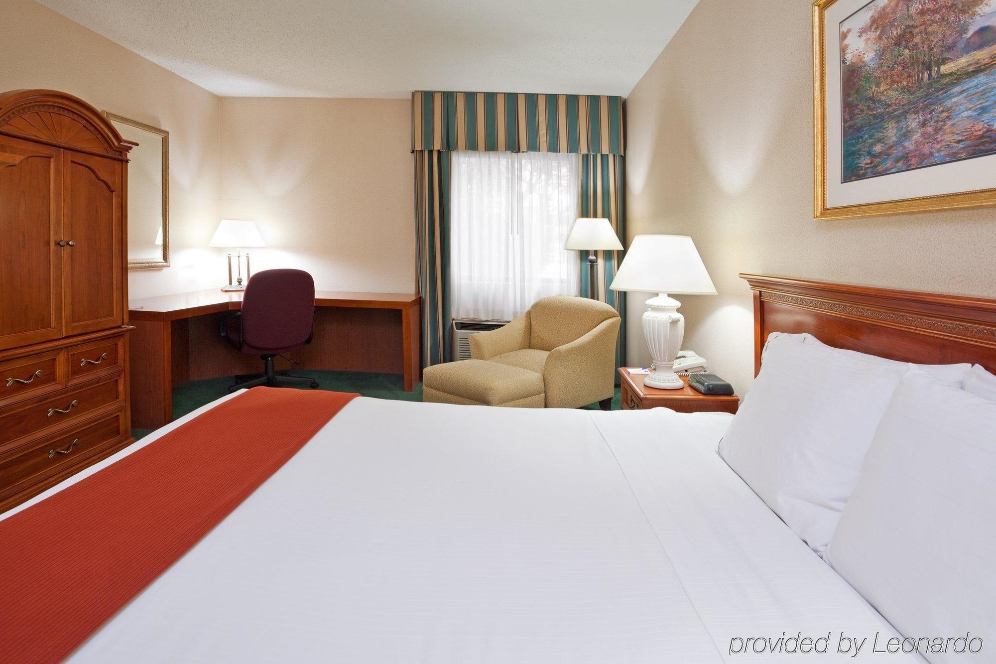 Holiday Inn Express Detroit-Warren/General Motors Technology Center By Ihg Kültér fotó