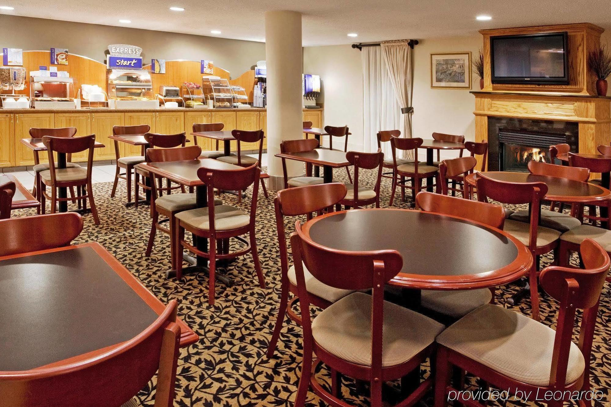 Holiday Inn Express Detroit-Warren/General Motors Technology Center By Ihg Étterem fotó