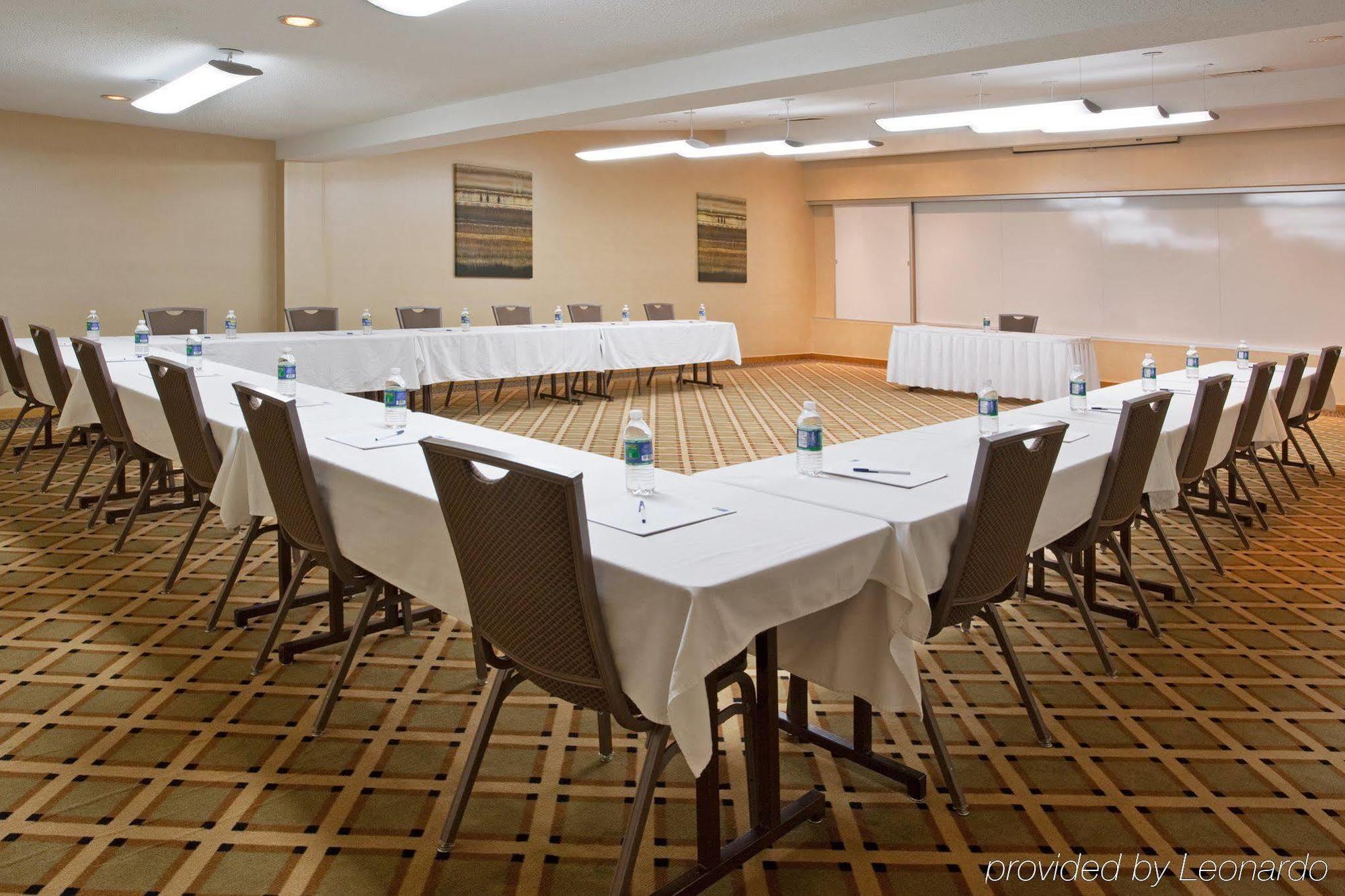 Holiday Inn Express Detroit-Warren/General Motors Technology Center By Ihg Kültér fotó